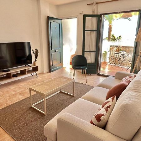Casa La Aguanosa Con Piscina Y Vistas Al Mar Lägenhet Frigiliana Exteriör bild