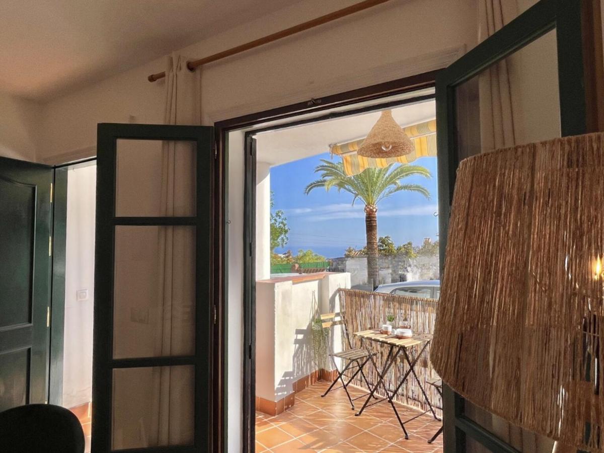 Casa La Aguanosa Con Piscina Y Vistas Al Mar Lägenhet Frigiliana Exteriör bild